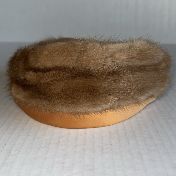 Vintage Darcel Satin And Genuine Fur Pillbox Hat - Picture 2 of 6